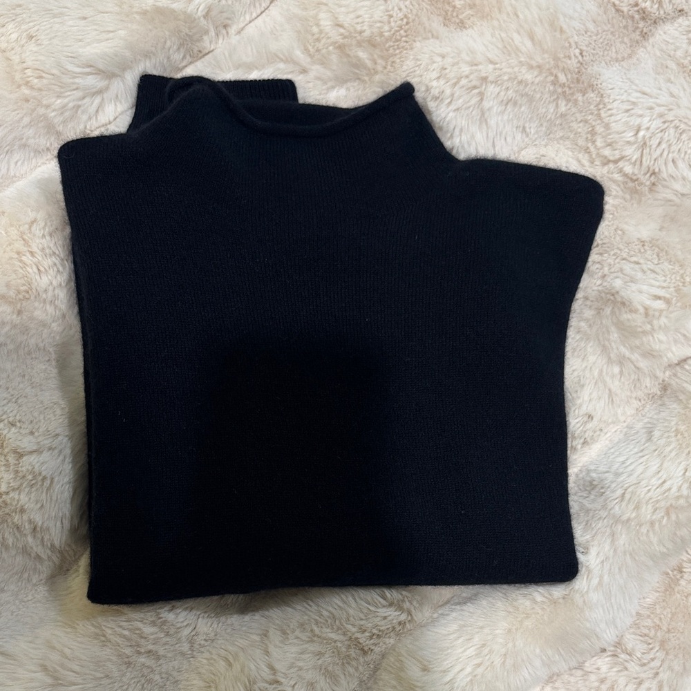 ANTONIO MELANI Black Cashmete Mock Turtleneck Sweater. Size XS